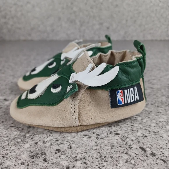 NBA Milwaukee Bucks Robeez Infant Baby Soft Shoes 0-6 months or 12-18 months - Picture 6 of 13